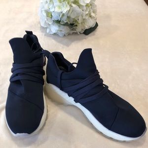 J/Slides NYC Lace Up Navy and White Marrow Sneakers, Size 8.5